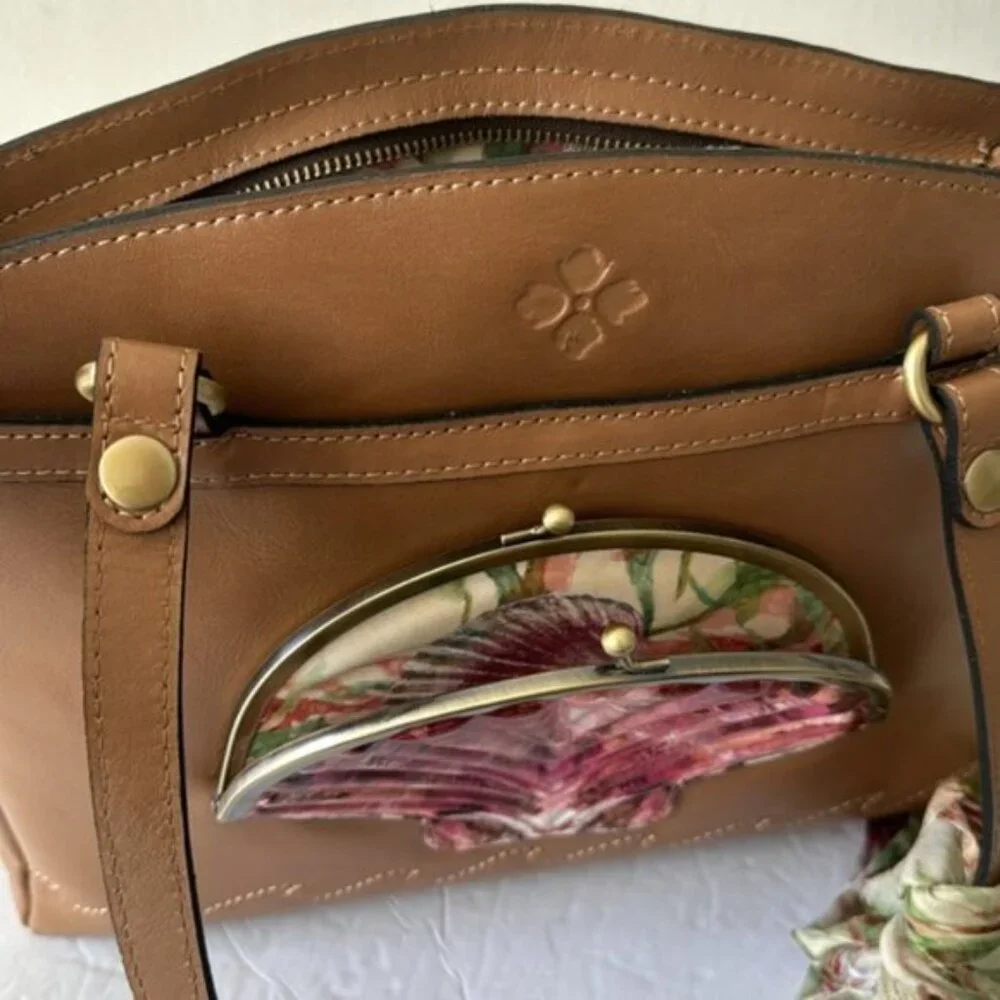 Patricia Nash Poppy Tote Leather w Seashells by the Seashore Scarf Tan Naturale